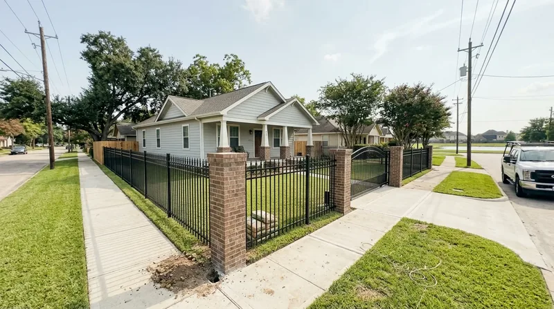 Aluminum & Ornamental Iron Fencing Houston